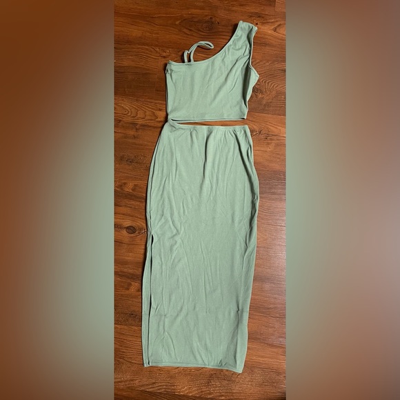 comfortable dress for a fancy event or everyday wear - Picture 3 of 3